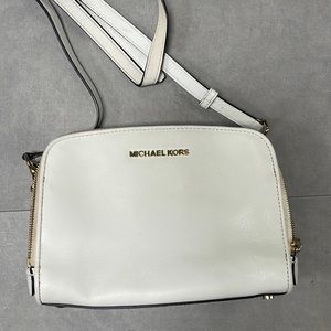 White Michael Kors crossbody purse